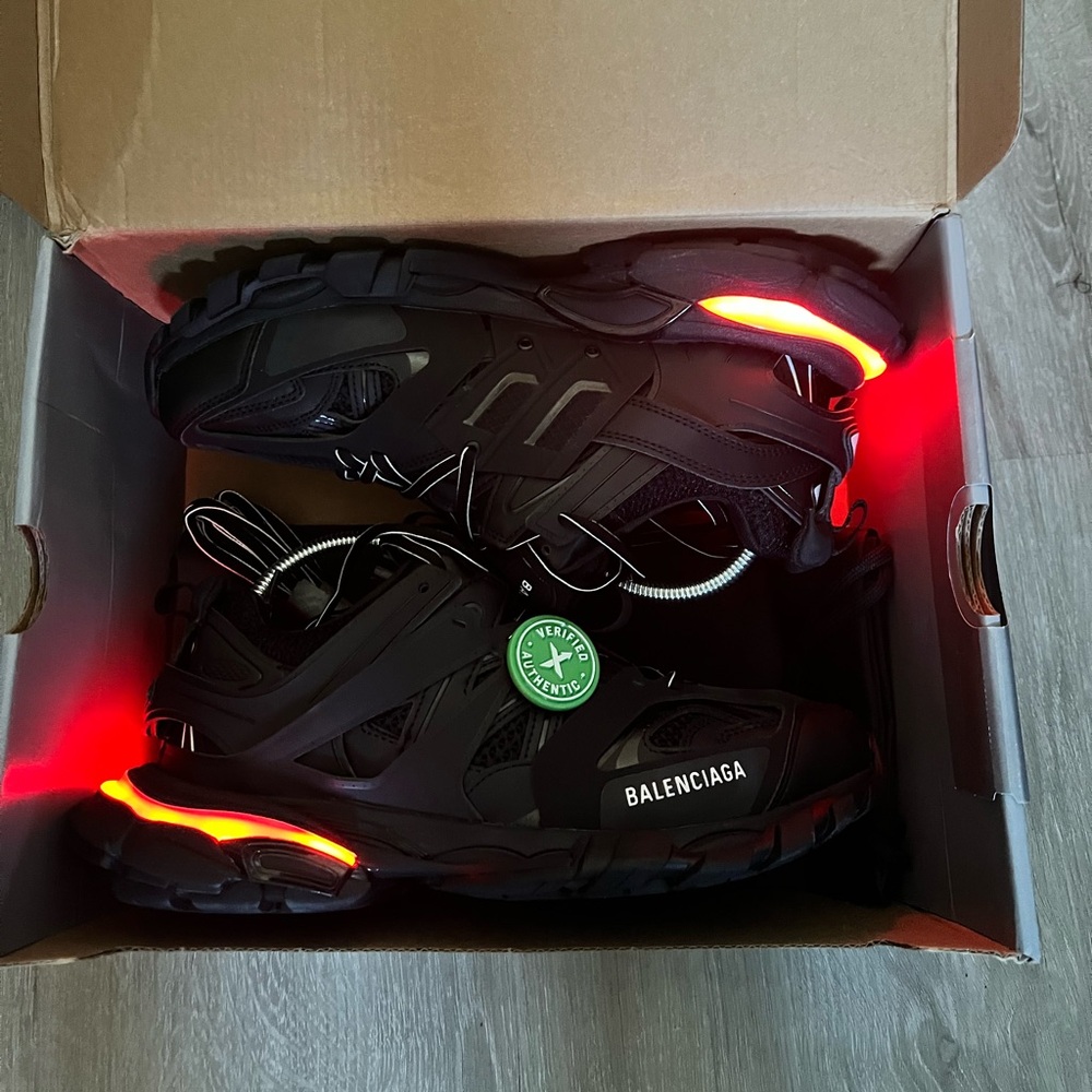 Balenciaga Tracks LED ✅✔️